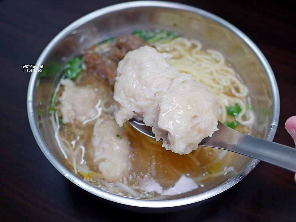 北投美食「漢奇肉羹」於奇岩站正式落腳，魚漿裹豬後腿肉飽滿新鮮