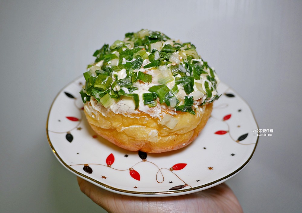 鶯歌美食「凱炸麵包專門店」混合歐式甜麵糰+布里歐麵包口味超過20種，三鶯線鶯桃福德站