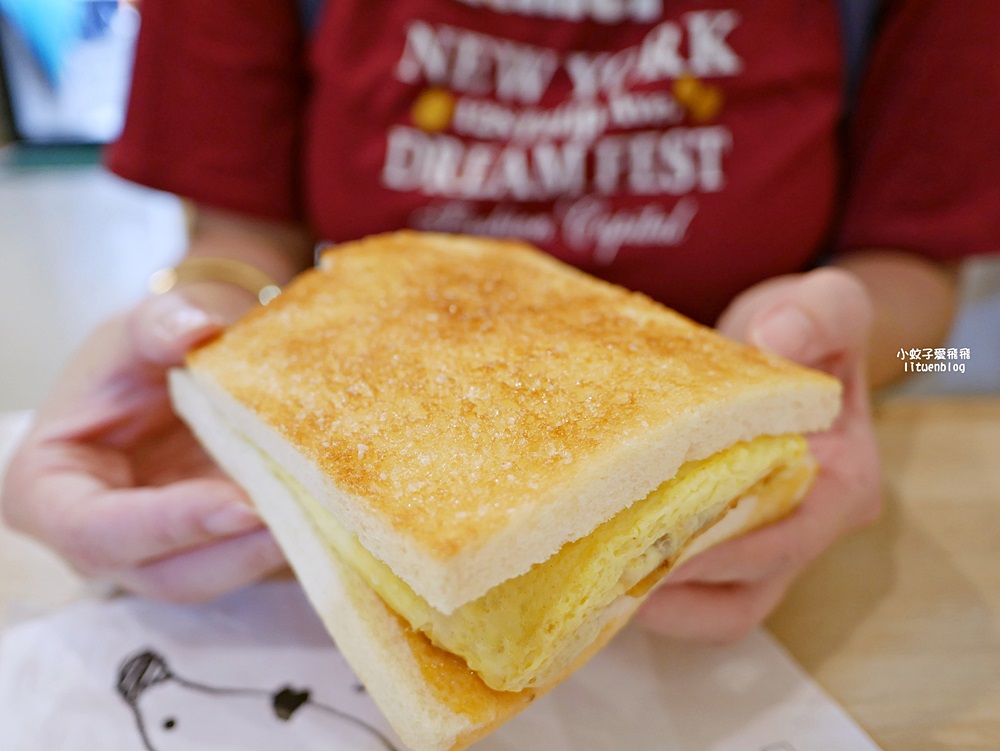 三峽北大美食｜三峽美食「蕉ㄚ吐司」北大特區超強早午餐，脆甜香鹹滋味豐富