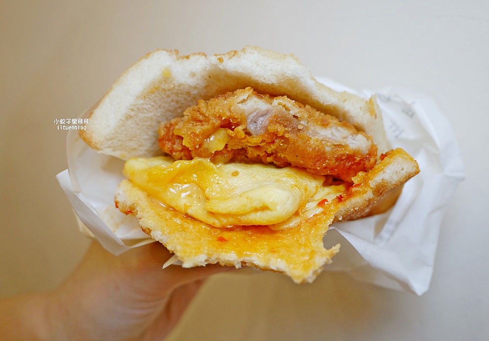 三峽北大美食｜三峽美食「蕉ㄚ吐司」北大特區超強早午餐，脆甜香鹹滋味豐富