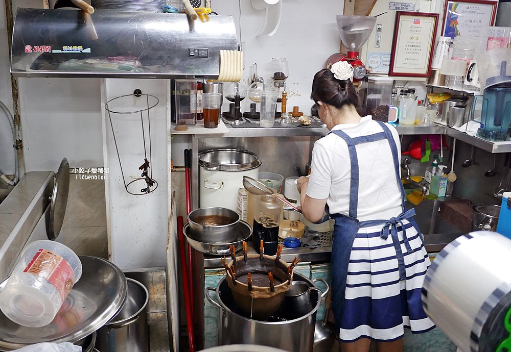北投市場「玉琪咖啡茶飲」虹吸壺職人級咖啡，銅板價物超所值