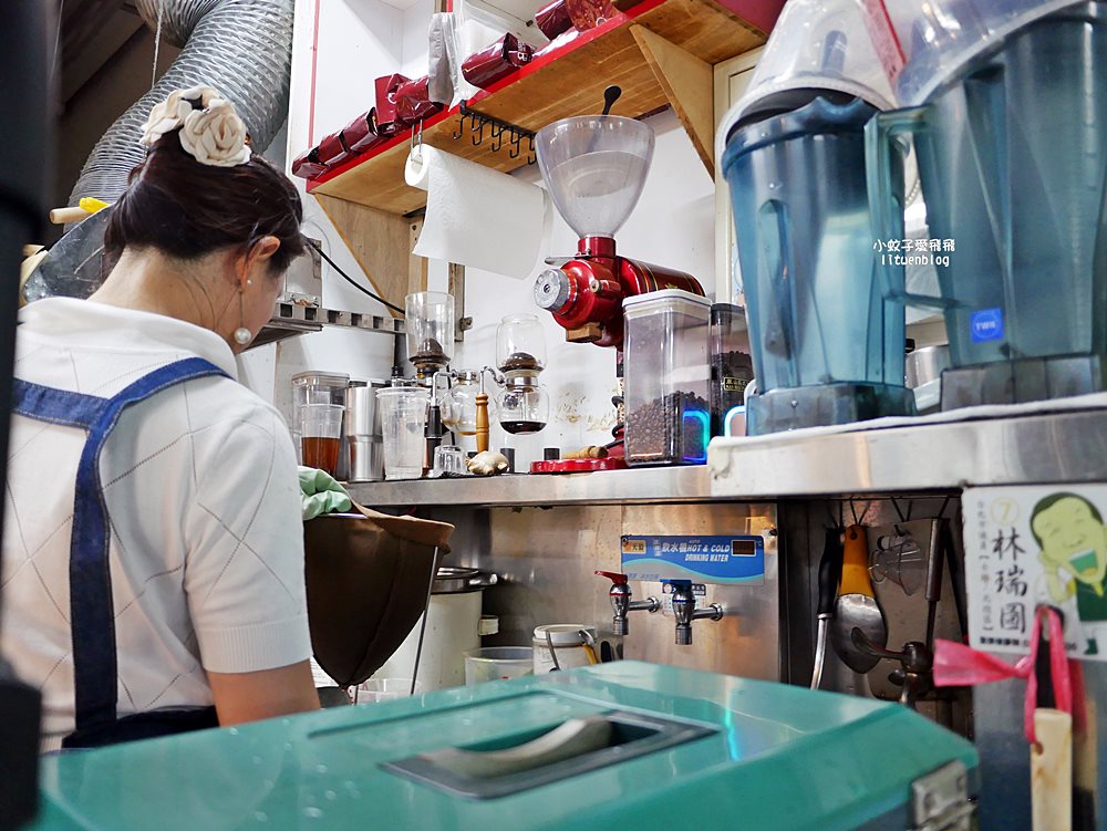 北投市場「玉琪咖啡茶飲」虹吸壺職人級咖啡，銅板價物超所值