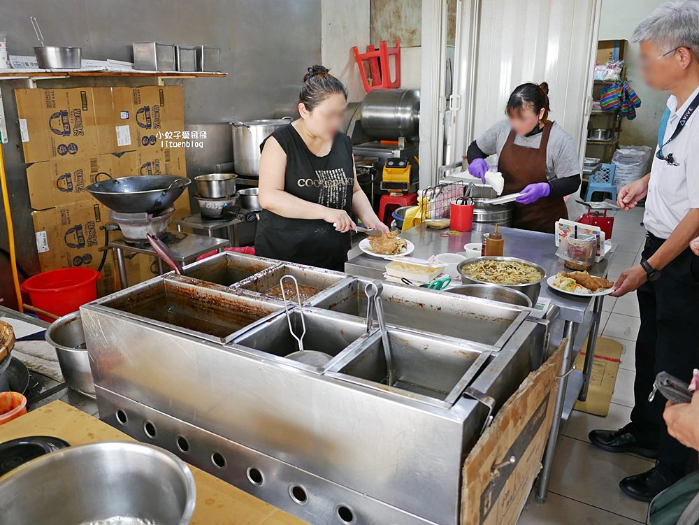 鶯歌美食「林鬍鬚排骨便當」在地人一致推薦古早味排骨飯，三鶯線鶯桃福德站