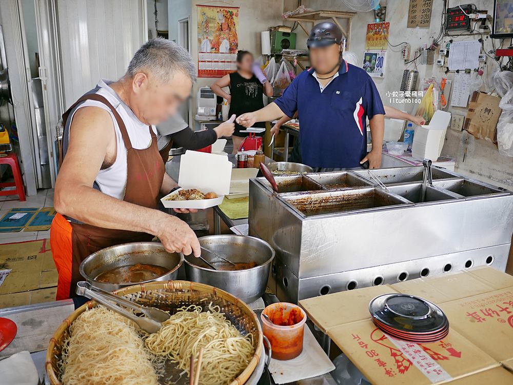 鶯歌美食「林鬍鬚排骨便當」在地人一致推薦古早味排骨飯，三鶯線鶯桃福德站