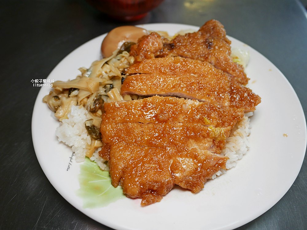 鶯歌美食「林鬍鬚排骨便當」在地人一致推薦古早味排骨飯，三鶯線鶯桃福德站
