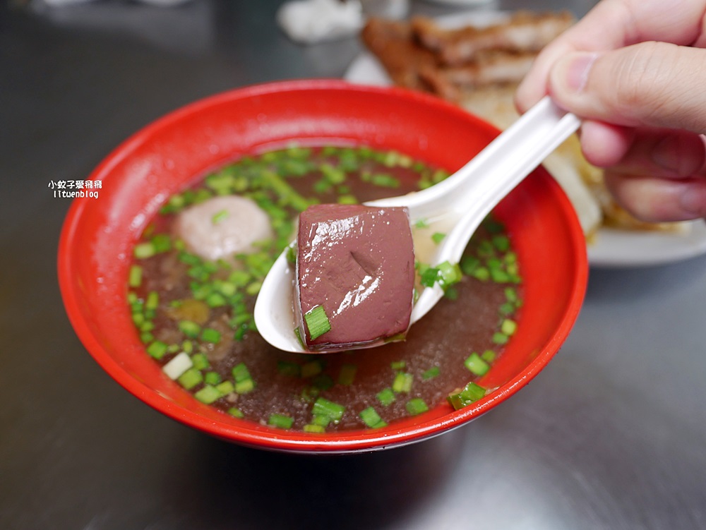 鶯歌美食「林鬍鬚排骨便當」在地人一致推薦古早味排骨飯，三鶯線鶯桃福德站