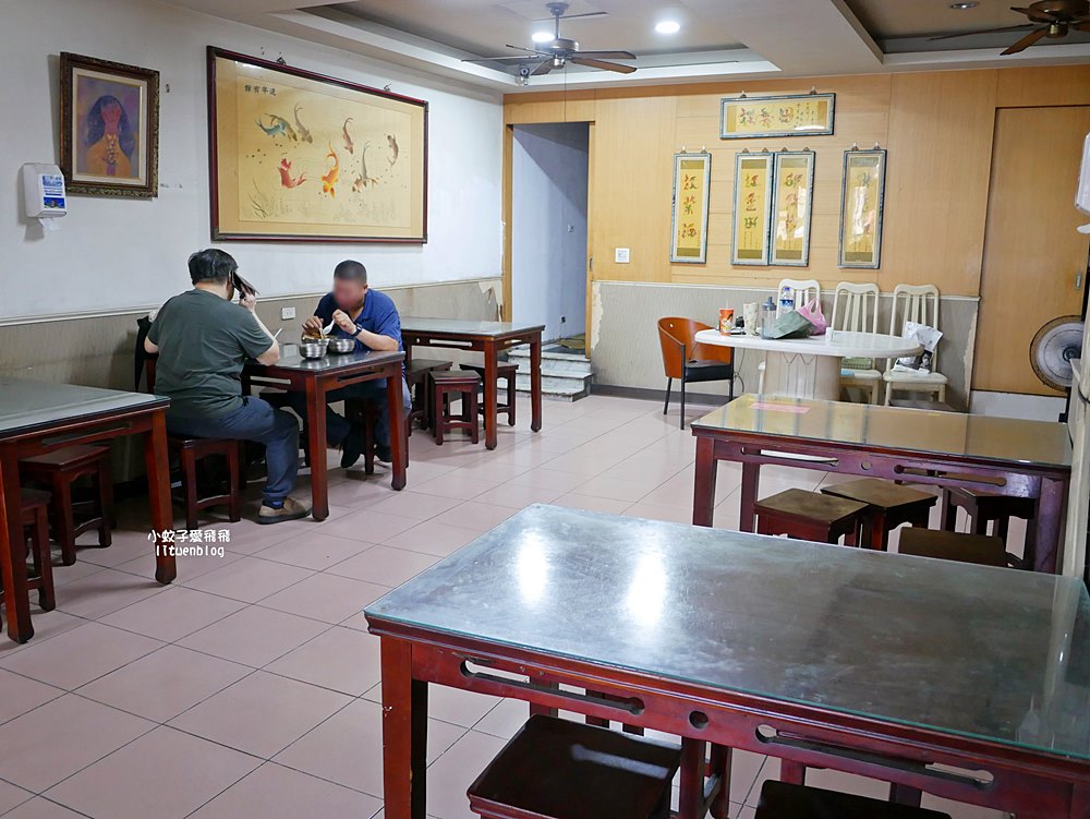 鶯歌美食「忠孝排骨飯」懷舊系炸排骨浸滷汁，三鶯線鶯桃福德站
